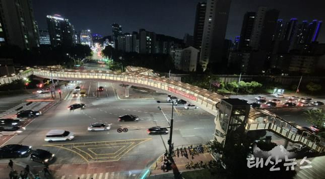 수원시 영통구, 호수공원육교 새 단장 완료