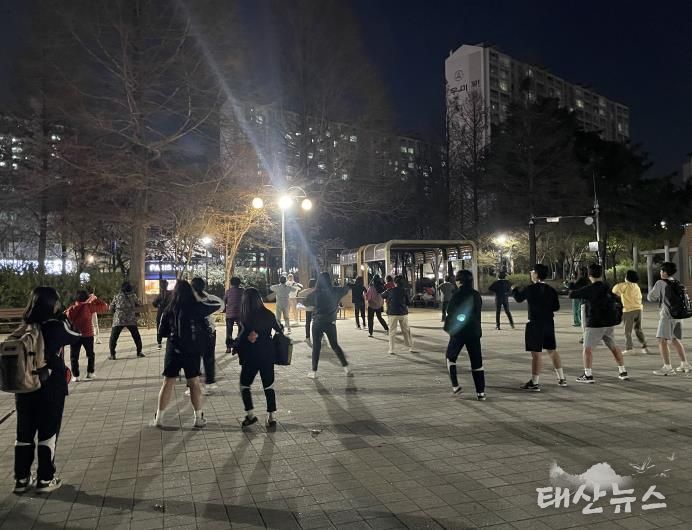 평택시 송탄보건소, 야간건강 체조 교실 운영 성황!
