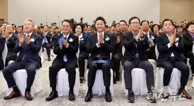 김진경 의장, NH농협은행 경기본부 신사옥 준공식 참석...경기도 금융과 농업 발전의 구심점 역할 당부