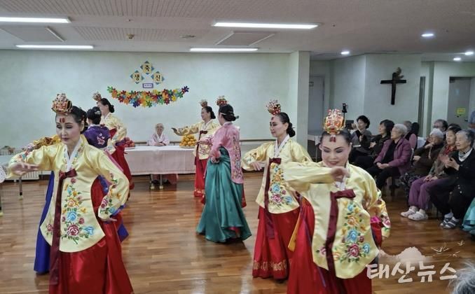 수원시 장안구 정자3동 주민자치센터, 아녜스의 집에서 재능기부 공연