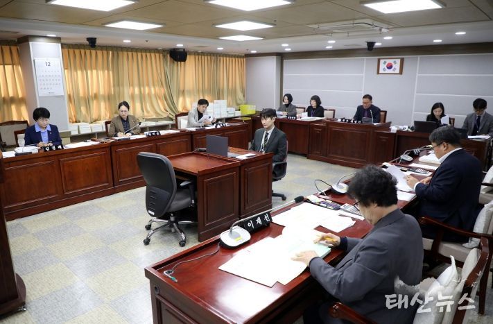 수원특례시의회 환경안전위원회, 조례안 등 안건심사