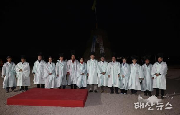 달맞이 축제 참석한 평택시의회와 단체